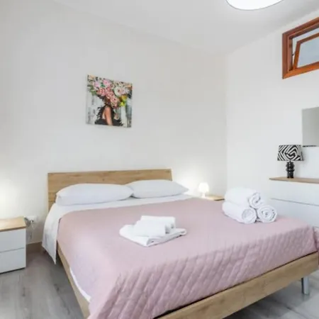 Bienvenue Chez Sarah Altavilla Milicia